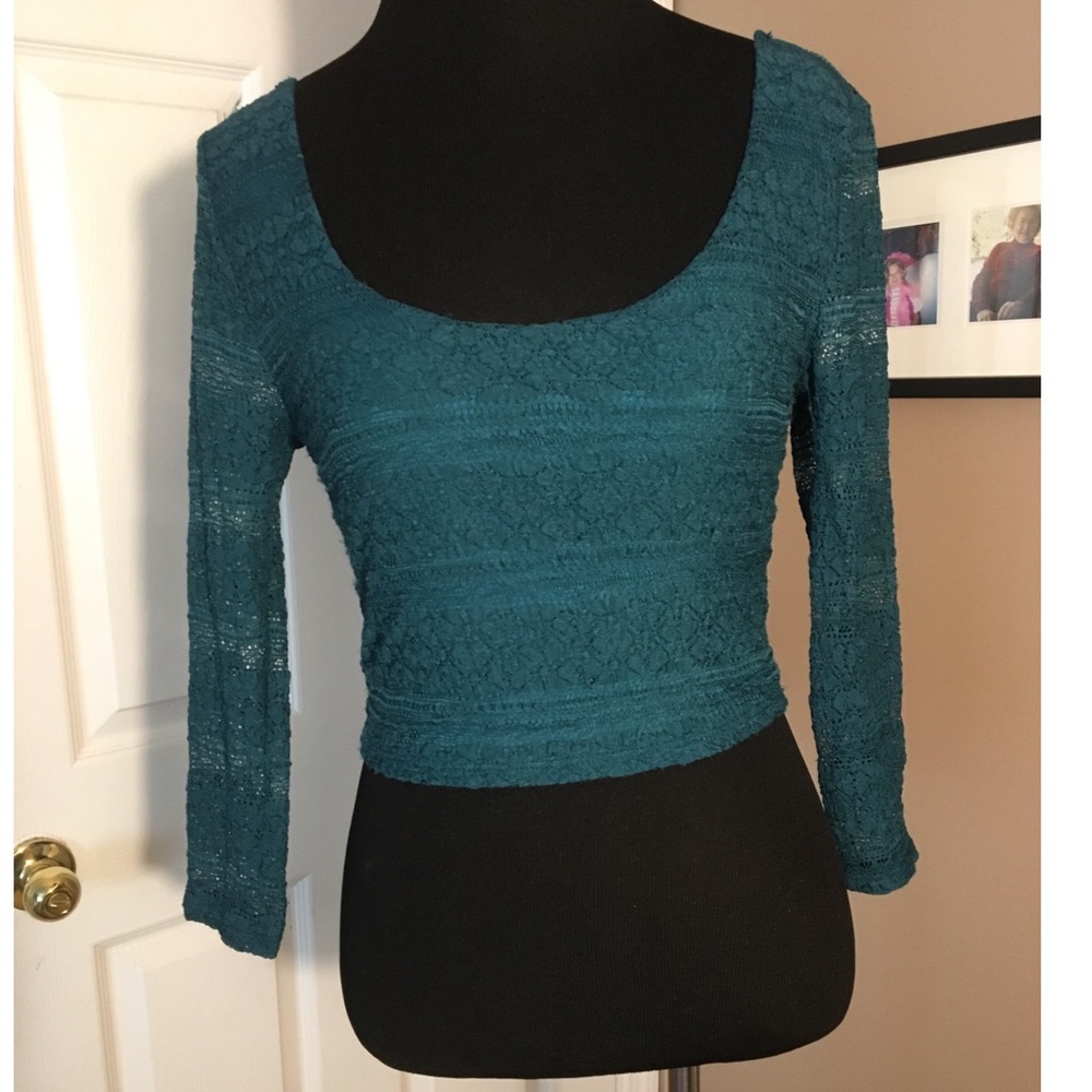Long sleeve- crop top